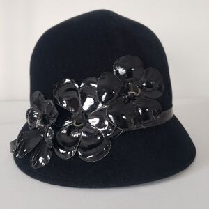 Vtg Frank Olive Patent Leather Flowers & Trim Black Wool Bucket Cloche Hat Boho